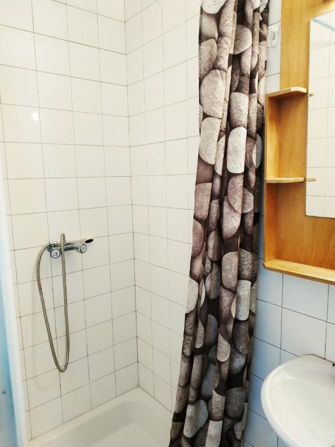Chez Leslie Et Vincent : Logements Climatises Avec Parking Privatif Perpignan Exterior photo